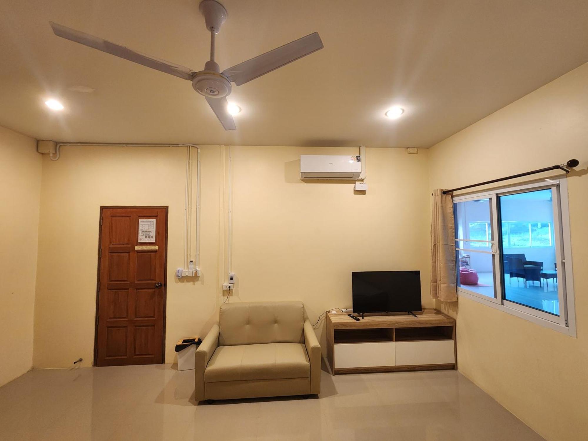 Skypearl Guesthouse & Pub Koh Tao Exterior photo