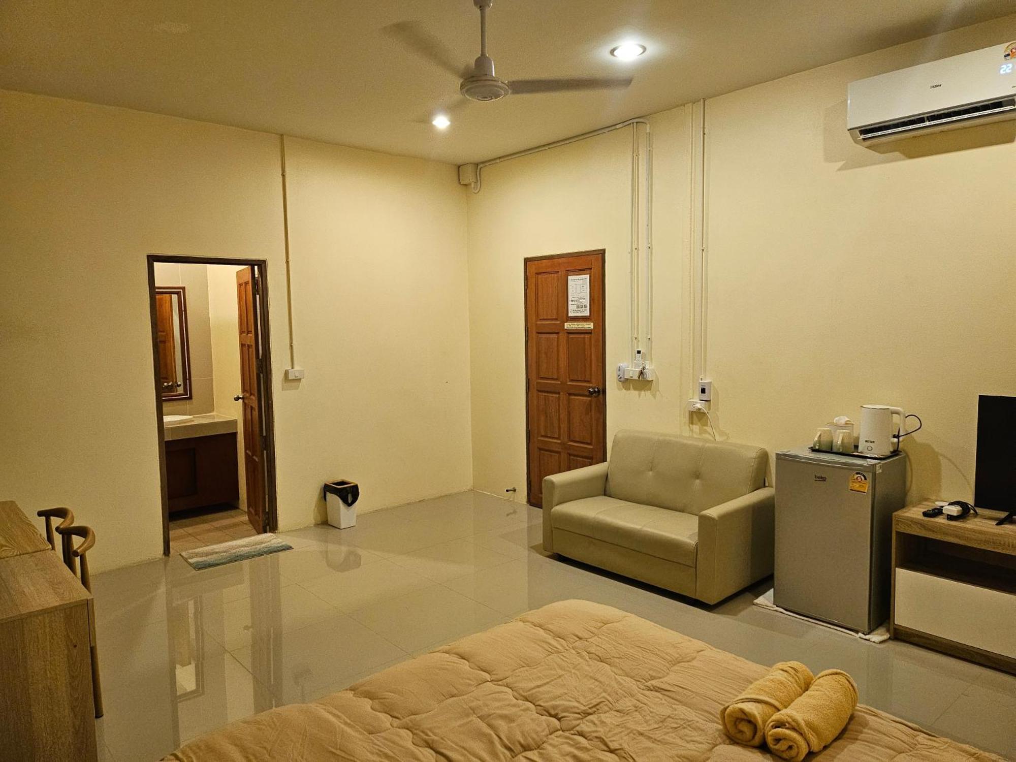 Skypearl Guesthouse & Pub Koh Tao Exterior photo