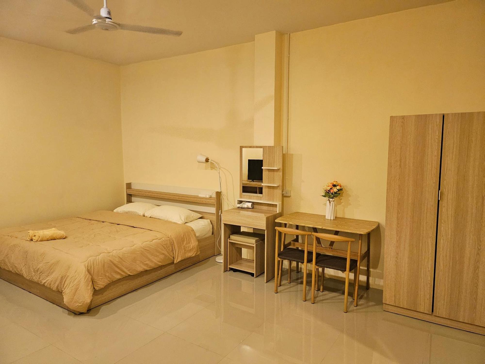 Skypearl Guesthouse & Pub Koh Tao Exterior photo