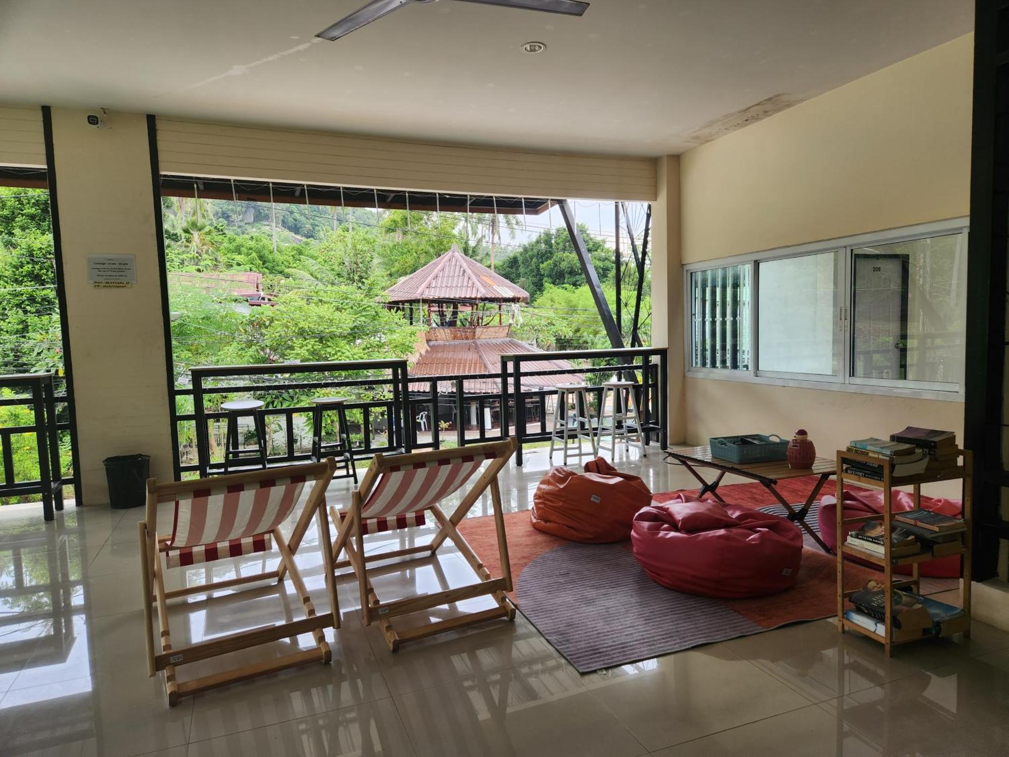 Skypearl Guesthouse & Pub Koh Tao Exterior photo